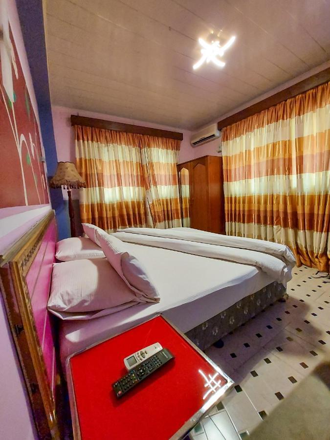Hotel Relax Kinshasa Exteriör bild