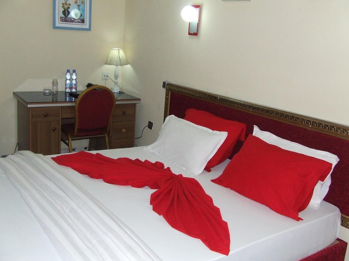 Hotel Relax Kinshasa Exteriör bild